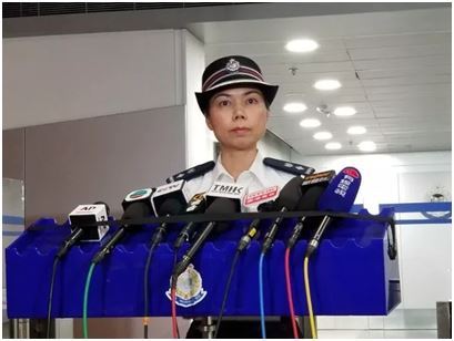 香港警务处公共关系科高级警司余铠均5日凌晨主持记者会